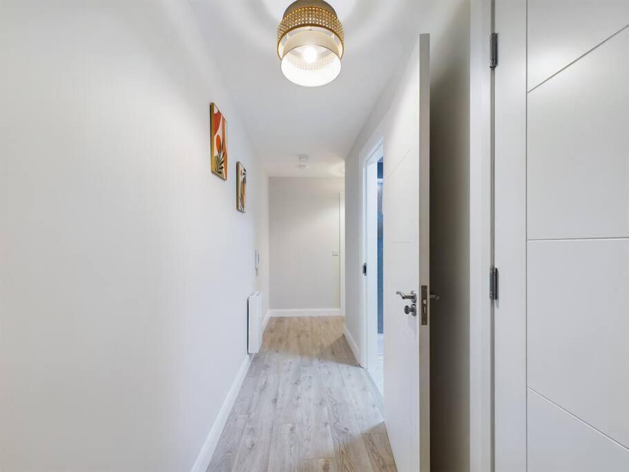 Contemporary 2-Bedroom Apartment ベルファスト エクステリア 写真