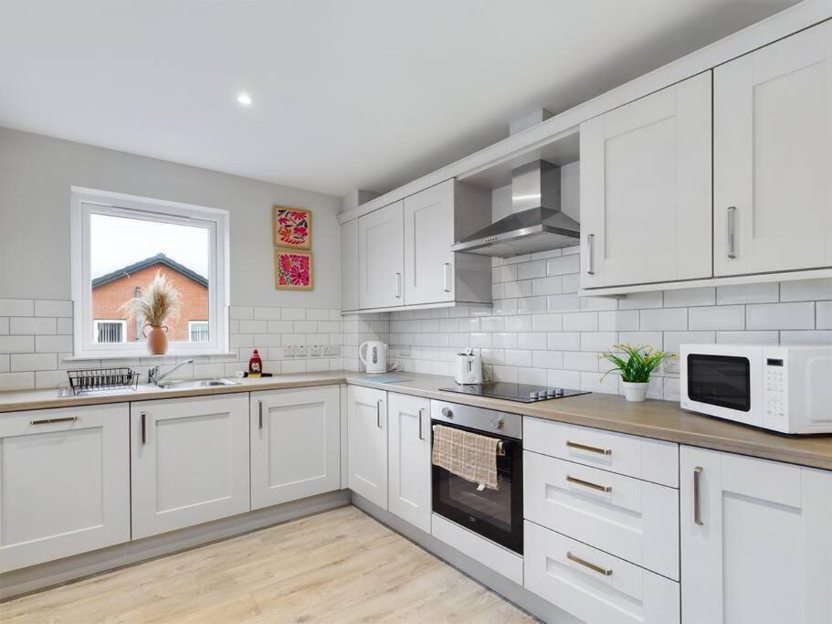 Contemporary 2-Bedroom Apartment ベルファスト エクステリア 写真